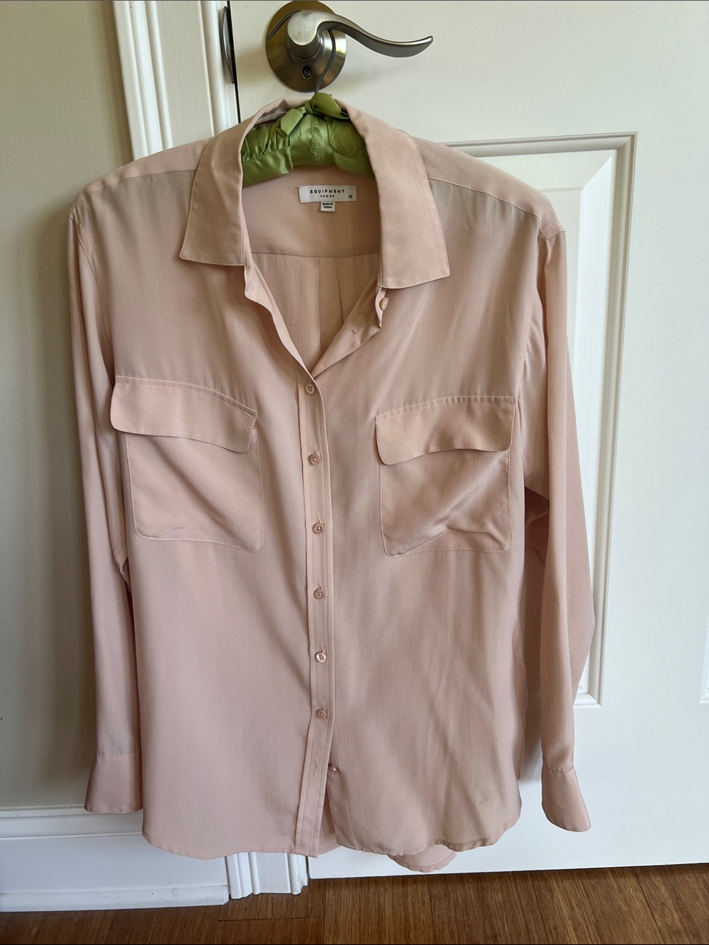 Stunning Equipment Femme  Silk Button Up